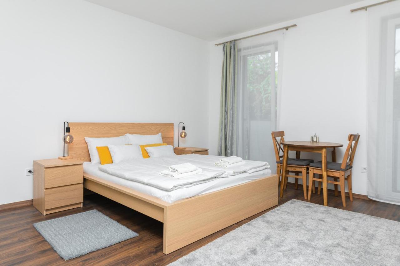 Westside Apartments By Urbanrent Budapest Luaran gambar