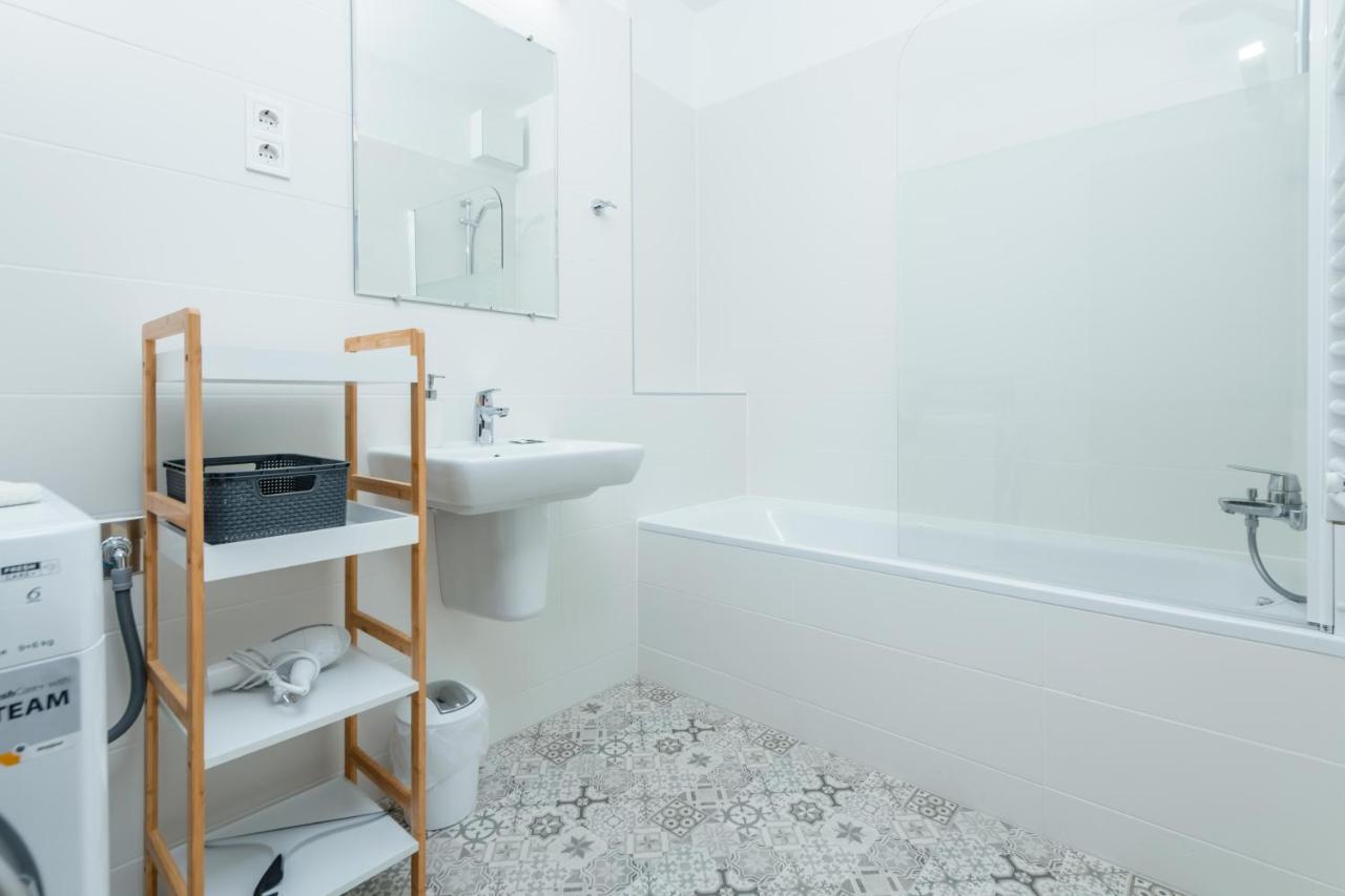 Westside Apartments By Urbanrent Budapest Luaran gambar