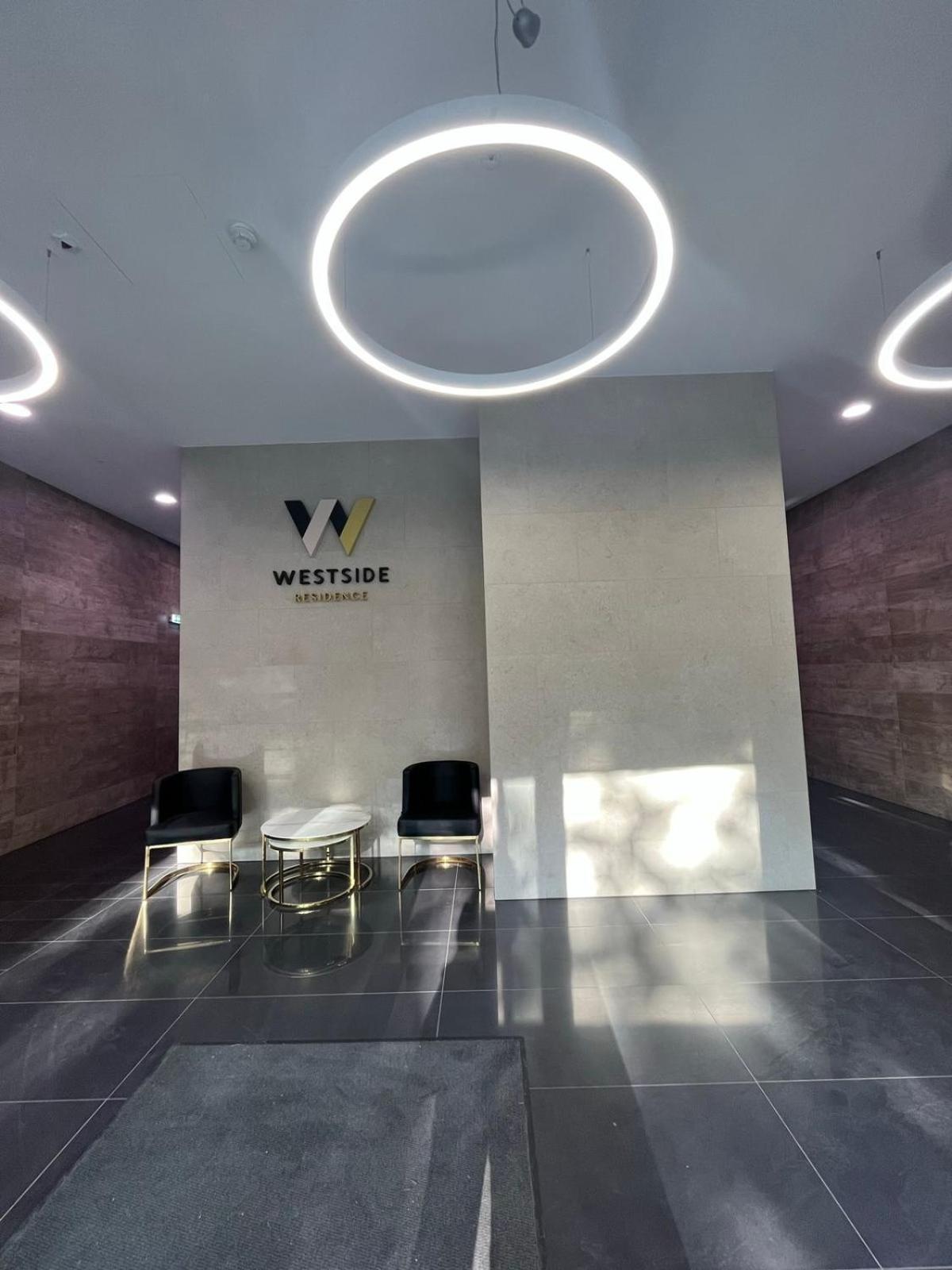 Westside Apartments By Urbanrent Budapest Luaran gambar